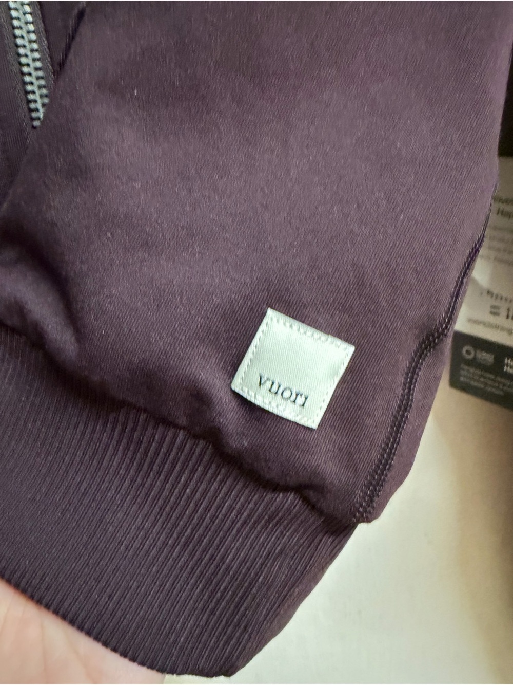 Vuori Halo modern Zip-Up Hoodie Jacket
in Raisin Women’s L NWT - Picture 5 of 7